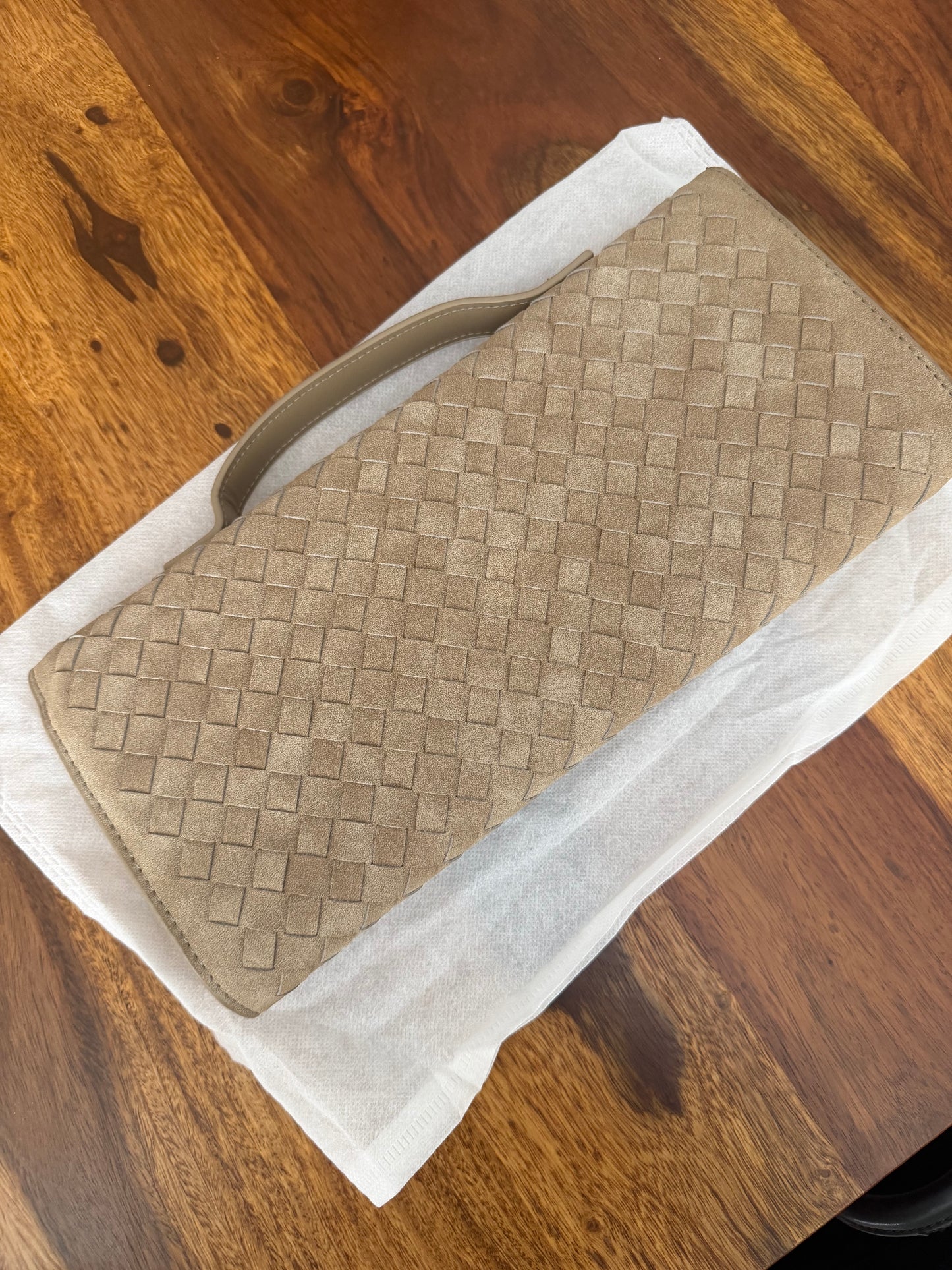 Pochette tressée Pluma — édition suède 🤎 (INSPI B)