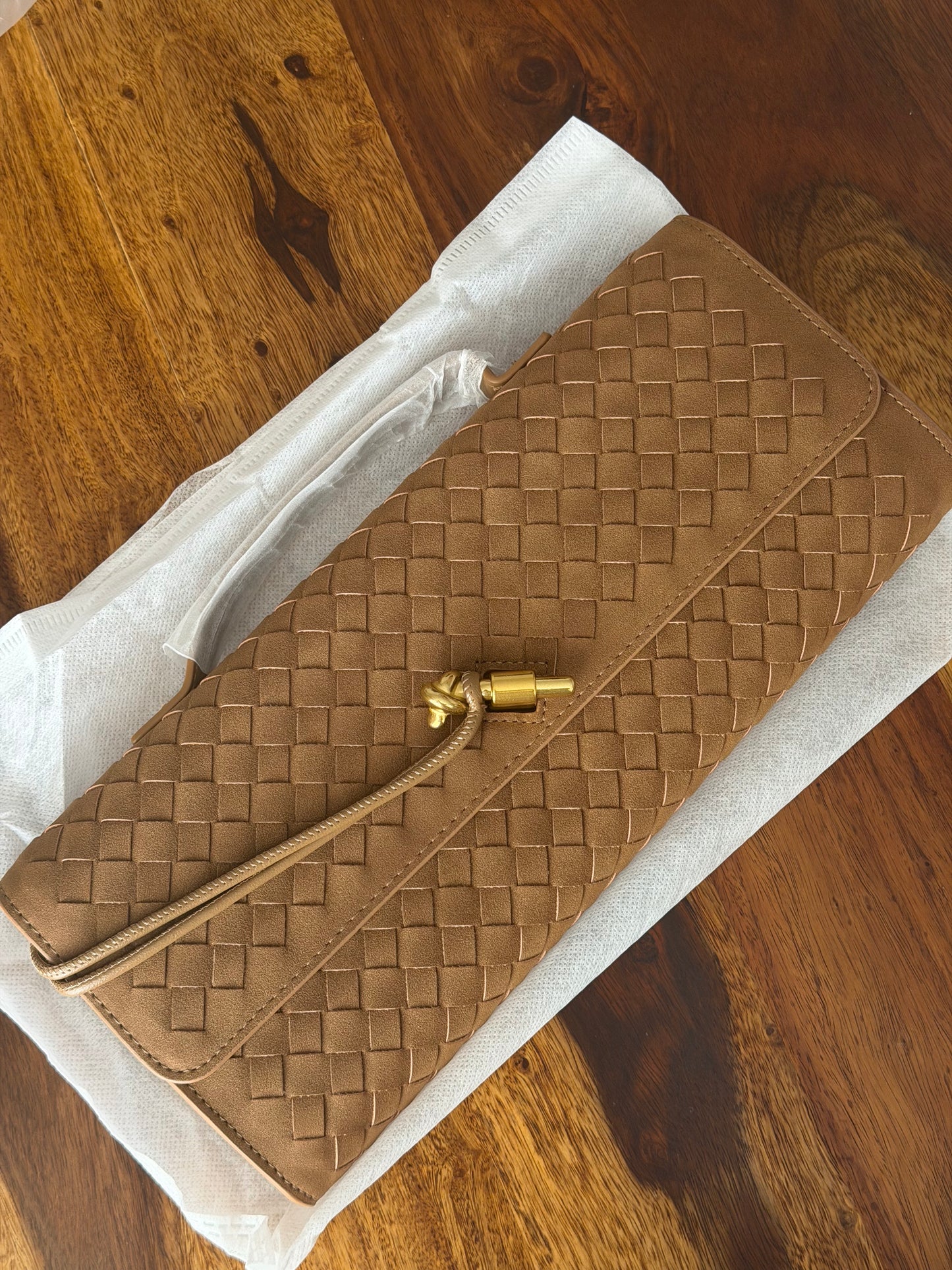 Pochette tressée Pluma — édition suède 🤎 (INSPI B)